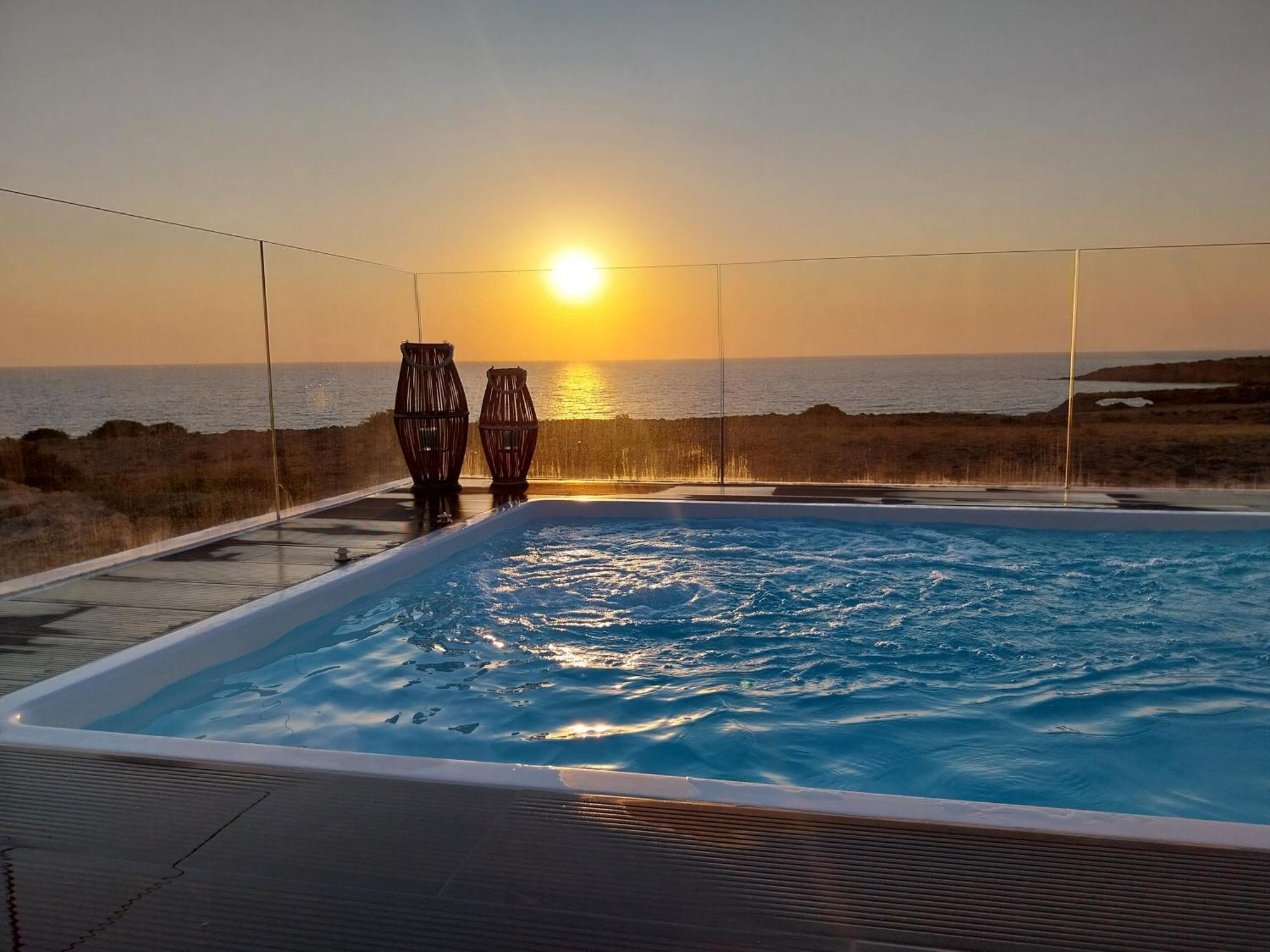 Tramonto Luxury Villa No1- Breathtaking Sunset View Foinikion Luaran gambar